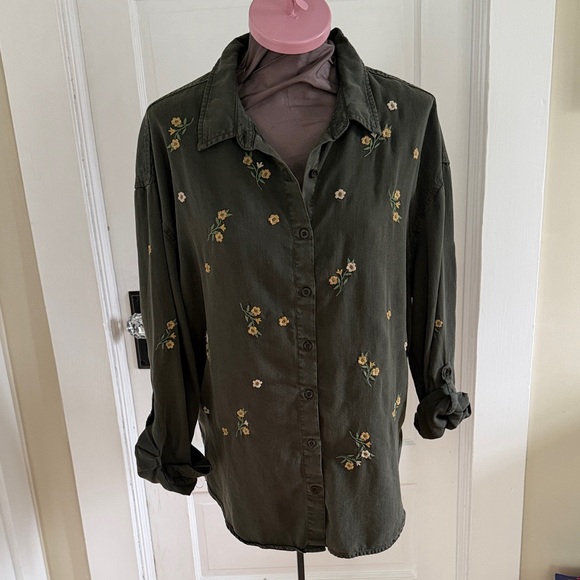 Billy T Tops - Billy T Green Lyocell Flower Embroidered Button Down Shirt Large